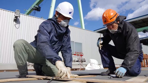 Số người châu Á di cư ra nước ngoài để làm việc đạt mức cao kỷ lục- Ảnh 1. Người lao động nước ngoài làm việc tại một công trình xây dựng ở Tokyo, Nhật Bản - Ảnh: asia.nikkei.com