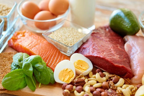 Tại sao protein quan trọng trong việc giảm cân?- Ảnh 1. Một chế độ ăn giàu protein giúp tăng cường trao đổi chất, giảm cảm giác thèm ăn - Ảnh: British Nutrition Foundation