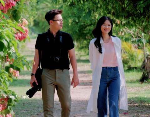 Gặp lại người yêu cũ, trái tim Vy lại rung động. Khán giả sợ cô sẽ đi theo vết xe đổ của chồng? Ảnh: ĐPCC Gặp lại người yêu cũ, trái tim Vy lại rung động. Khán giả sợ cô sẽ đi theo vết xe đổ của chồng? - Ảnh: ĐPCC