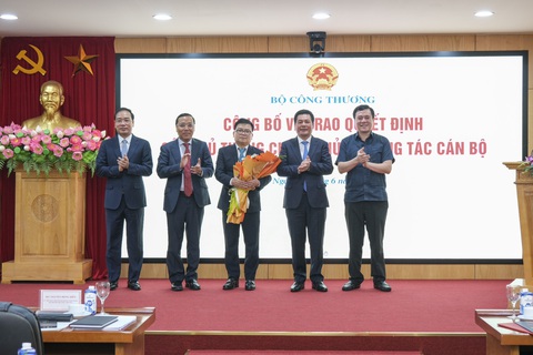 Ông Trương Thanh Hoài làm thứ trưởng Bộ Công Thương- Ảnh 1. Bộ Công Thương từ giờ có 4 thứ trưởng - Ảnh: C.DŨNG