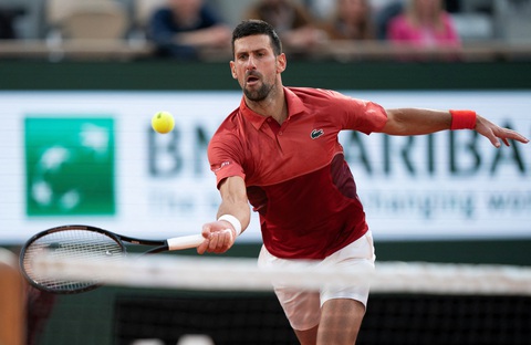 Djokovic 'không còn đau đớn', đã sẵn sàng cho Wimbledon 2024- Ảnh 1. Djokovic đã sẵn sàng cho Wimbledon 2024 - Ảnh: Reuters