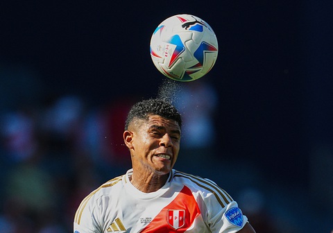 Máy tính soi tỉ số Copa America 2024: Argentina thắng đậm Peru- Ảnh 2. Tuyển Peru được dự đoán sẽ thua đậm Argentina - Ảnh: REUTERS