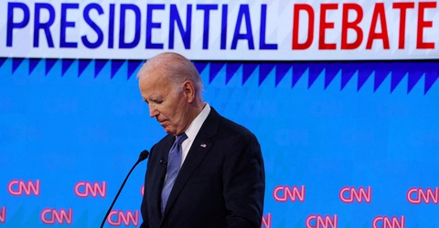 Phe Dân chủ thất vọng với ông Biden, chủ tịch Hạ viện kêu gọi phế truất- Ảnh 1. Tổng thống Biden trong cuộc tranh luận tối 27-6 giờ Mỹ - Ảnh: REUTERS