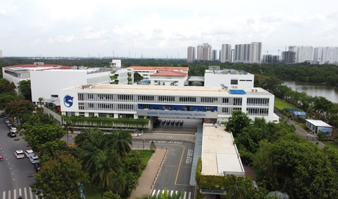 Công ty Phú Mỹ Hưng xây lụi gần 10.000m² ở Trường quốc tế Nam Sài Gòn- Ảnh 1. Công ty Phú Mỹ Hưng xây lụi 2 khối nhà với tổng diện tích gần 10.000m² tại Trường SSIS - Ảnh: MINH HÒA