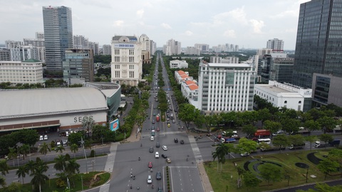 Khu Nam quản lý quy hoạch không chặt, TP.HCM bị Phú Mỹ Hưng nợ 110ha đất công- Ảnh 2. Đường Nguyễn Lương Bằng được Ban quản lý khu Nam đề xuất phân bổ vào quy hoạch làm giảm diện tích 110ha đất công của TP - Ảnh: MINH HÒA
