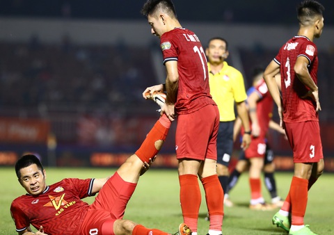 Rủi ro suất play-off cho Hoàng Anh Gia Lai- Ảnh 2. Hồng Lĩnh Hà Tĩnh có vượt qua khủng hoảng? - Ảnh: QUANG THỊNH