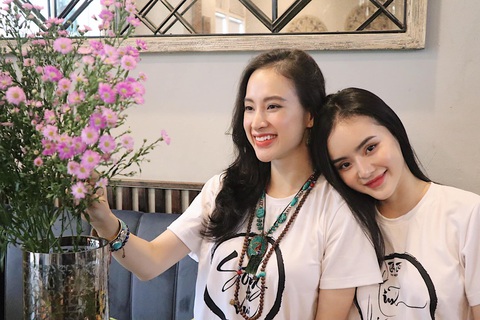 Tin tức giải trí 3-6: Em gái khuyên Angela Phương Trinh ngừng phát ngôn thiếu kiểm soát- Ảnh 1. Angela Phương Trinh và em gái Phương Trang - Ảnh: FBNV