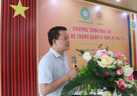 Có gì ở phần mềm quản lý tăng ni, Phật tử mới ra mắt của Bộ Công an?- Ảnh 2. Đại tá Vũ Văn Tấn phát biểu tại chương trình - Ảnh: QUỲNH HƯƠNG