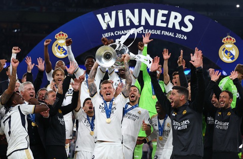 Dải ngân hà 3.0 của Real Madrid- Ảnh 1. Real Madrid ăn mừng danh hiệu Champions League thứ 15 - Ảnh: REUTERS