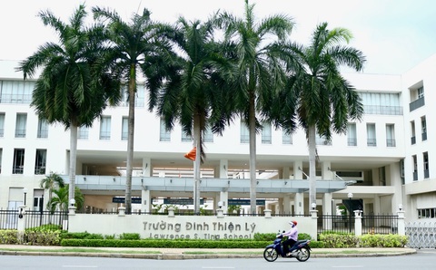 Cận cảnh các công trình vi phạm xây dựng, quy hoạch tại Phú Mỹ Hưng- Ảnh 8. Từ năm 2008 đến nay, diện tích 2ha do Sở Tài nguyên - Môi trường cấp sai về nguồn gốc cho Công ty Phú Mỹ Hưng được công ty sử dụng làm Trường Đinh Thiện Lý. Kết luận thanh tra chỉ ra cơ quan tài nguyên - môi trường, thuế chưa xác định và tính tiền thuê đất, cần khẩn trương thu nộp, bảo đảm lợi ích nhà nước - Ảnh: KHẮC HIẾU