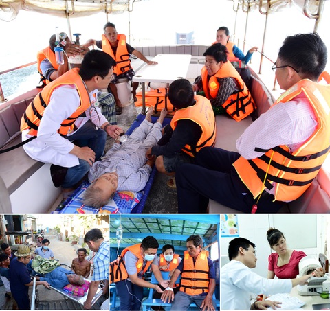 Hiểm nguy cấp cứu trên biển- Ảnh 1. Chuyển bệnh nhân ở xã đảo Thạnh An (huyện Cần Giờ, TP.HCM) vào đất liền cấp cứu - Ảnh: DUYÊN PHAN