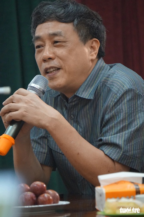 Nhà văn Nguyễn Bình Phương chia sẻ tại hội thảo - Ảnh: T.ĐIỂU Nhà văn Nguyễn Bình Phương chia sẻ tại hội thảo - Ảnh: T.ĐIỂU