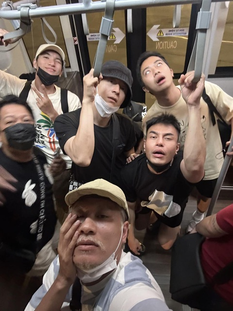 Kiều Minh Tuấn xuất hiện với giao diện 'ông chú' râu tóc bạc phơ trong 2 ngày 1 đêm- Ảnh 3. Kiều Minh Tuấn xuất hiện với giao diện