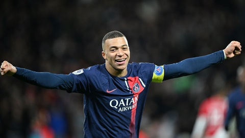 Kylian Mbappe: 'Thật tự hào khi được gia nhập Real Madrid!'- Ảnh 1. Mbappe đã ký hợp đồng 5 năm với Real Madrid - Ảnh: Getty