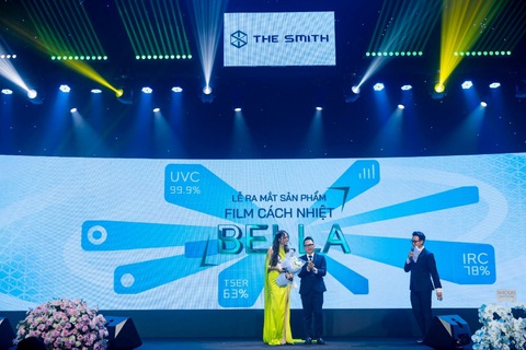 The Smith ra mắt sản phẩm Bella và chương trình thiện nguyện ‘Chiếc ô cho em’- Ảnh 1. The Smith ra mắt sản phẩm Bella và chương trình thiện nguyện ‘Chiếc ô cho em’- Ảnh 1.