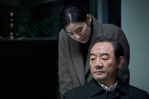 Gang Dong Won hóa sát thủ lạnh lùng trong Bẫy nuốt mạng- Ảnh 4. Một cảnh trong Bẫy nuốt mạng