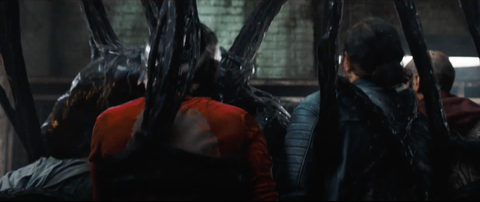 Venom phần cuối tung trailer, fan 'phát sốt'- Ảnh 3. Venom và Eddie giờ đây đi “nhai đầu” những tổ chức tội phạm trong thành phố.