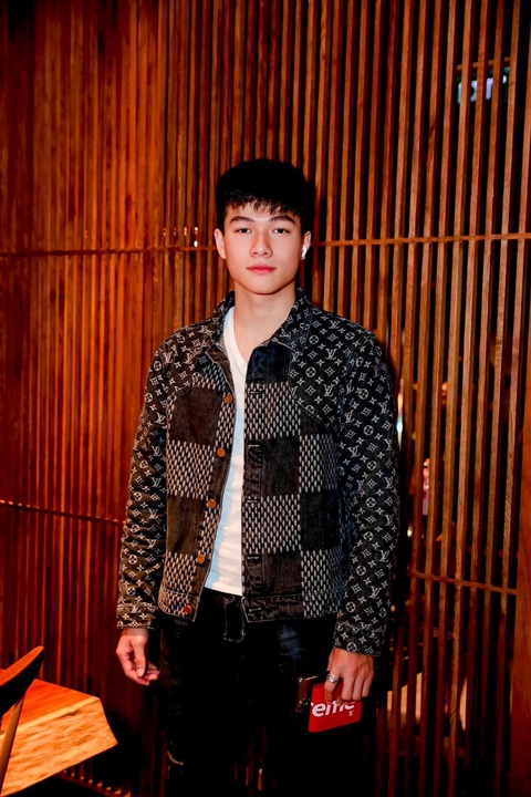 Bất ngờ với cân nặng ngày ấy của Kha Vũ - hot boy đa tài của 'Ngôi sao chốt đơn'- Ảnh 4. Bất ngờ với cân nặng ngày ấy của Kha Vũ - hot boy đa tài của 'Ngôi sao chốt đơn'- Ảnh 4.