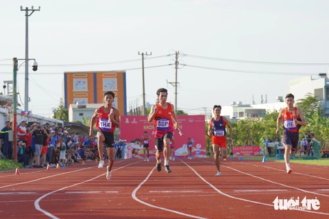 Việt Nam dẫn đầu bảng tổng sắp huy chương tại Đại hội Thể thao học sinh Đông Nam Á- Ảnh 1. Đội điền kinh Việt Nam đã để lại ấn tượng cho người hâm mộ với 5 tấm huy chương vàng đầu tiên