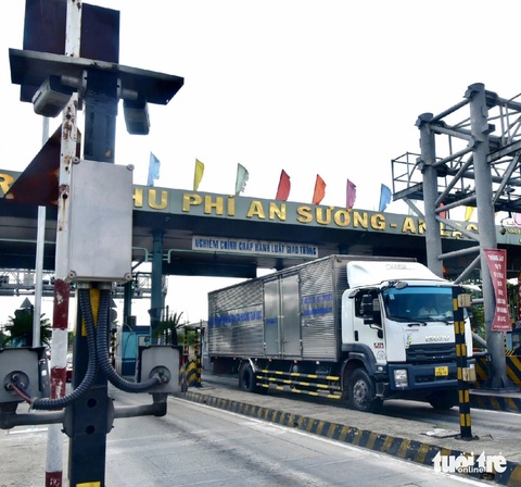 Phạt nguội xe quá tải ở TP.HCM: Giảm gần 91% vi phạm trong 6 tháng- Ảnh 1. Trạm kiểm tra trọng tải cân tự động tại Trạm thu phí An Sương - An Lạc (quận Bình Tân, TP.HCM) - Ảnh: T.T.D.