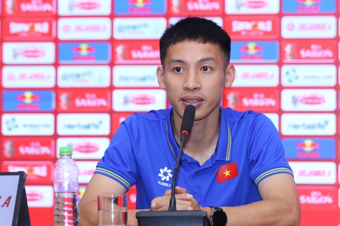 Tiền vệ đội trưởng Đỗ Hùng Dũng khẳng định toàn đội sẽ cố gắng làm tốt những yêu cầu chiến thuật từ HLV Kim Sang Sik - Ảnh: MINH ĐỨC Tiền vệ đội trưởng Đỗ Hùng Dũng khẳng định toàn đội sẽ cố gắng làm tốt những yêu cầu chiến thuật từ HLV Kim Sang Sik - Ảnh: MINH ĐỨC