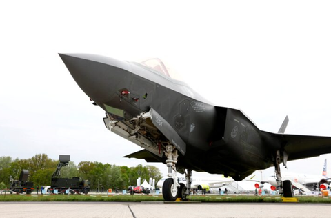 Tin tức thế giới 5-6: Israel tuyên bố sẵn sàng tấn công Lebanon, mua 25 chiếc F-35 của Mỹ- Ảnh 3. Máy bay chiến đấu tàng hình F-35 - Ảnh: REUTERS