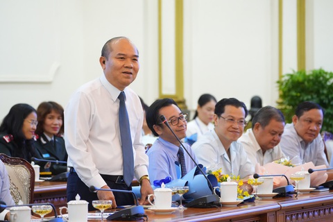 Bổ nhiệm ông Trần Văn Bảy làm chánh Thanh tra TP.HCM- Ảnh 2. Ông Trần Văn Bảy phát biểu nhận nhiệm vụ - Ảnh: HỮU HẠNH