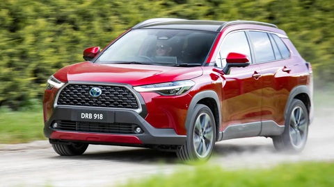 Toyota Corolla Cross sắp chỉ còn bản hybrid, bỏ luôn bản xăng- Ảnh 1. Toyota Corolla Cross đang rất thành công ở thị trường ô tô trên mọi châu lục, trong đó có cả Việt Nam - Ảnh: Drive