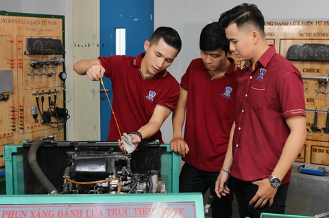 Tỉ lệ sinh viên tốt nghiệp có việc làm là thước đo uy tín đào tạo- Ảnh 2. Sinh viên ngành Công nghệ Kỹ thuật Ôtô