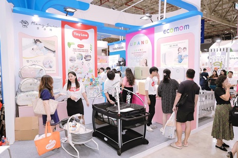 Gian hàng TNCL nhận được nhiều sự quan tâm tại VietBaby Fair 2024- Ảnh 5. Gian hàng TNCL nhận được nhiều sự quan tâm tại VietBaby Fair 2024- Ảnh 5.