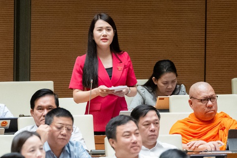 Tổng Kiểm toán Nhà nước: Tập đoàn Thuận An, Phúc Sơn không phải đối tượng được kiểm toán- Ảnh 9. Đại biểu Vương Thị Hương (Hà Giang) - Ảnh: GIA HÂN