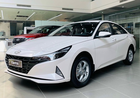 Tin tức giá xe: Hyundai Elantra xả hàng tồn chỉ từ 534 triệu, rẻ hơn cả Accent- Ảnh 1. Hyundai Elantra Tiêu chuẩn VIN 2023 vẫn còn tồn một số ít xe rải rác ở các đại lý - Ảnh: Đại lý Hyundai