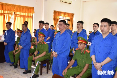 Vụ 70 giang hồ Phú Quốc giành đất: Đề nghị 1 án tử hình và 1 án chung thân- Ảnh 1. Viện kiểm sát nhân dân cấp cao tại TP.HCM bác kháng cáo xin giảm nhẹ hình phạt của các bị cáo được cho chủ mưu, cầm đầu nhóm giang hồ Phú Quốc - Ảnh: BỬU ĐẤU
