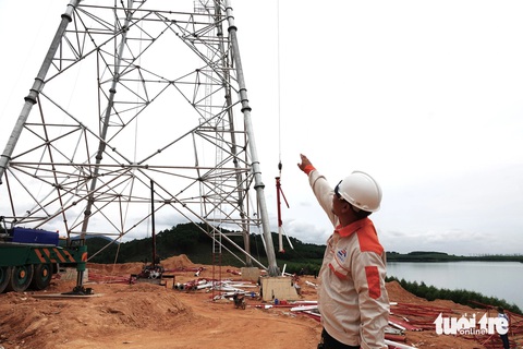 Mướt mồ hôi trên công trường dự án đường dây 500kV mạch 3- Ảnh 5. Mướt mồ hôi trên công trường dự án đường dây 500kV mạch 3- Ảnh 5.