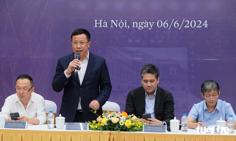 Nhà hát Hồ Gươm gặp gỡ báo chí sáng 6-6 - Ảnh: ĐẬU DUNG Nhà hát Hồ Gươm gặp gỡ báo chí sáng 6-6 - Ảnh: ĐẬU DUNG