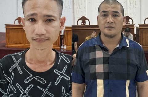 Bắt 4 nghi phạm mua bán người, giải cứu 36 nạn nhân bị lừa 'việc nhẹ lương cao'- Ảnh 1. Lê Xuân Thành (trái) và Dương Anh Điện - Ảnh: CACC