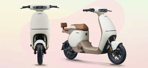 Honda ra mắt xe máy điện mới: Đi được 80km/sạc, thành xe đạp trong nháy mắt, học sinh cũng dùng được- Ảnh 2. Phần đầu xe thuôn dài, đèn chiếu sáng hoàn toàn bằng LED. Xe có đủ đèn pha, xi nhan, đèn định vị đến đèn hậu. Do đó, người dùng có thể dễ dàng quan sát trong điều kiện ánh sáng yếu. Nhìn chính diện, trông chiếc xe như thể một robot trong bộ phim viễn tưởng nào đó.