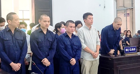 Vụ sòng bạc được bảo kê ở Nha Trang: Viện kiểm sát đề nghị mức án- Ảnh 1. Bị cáo Ham Heungchul trình bày tại phiên tòa xét xử vụ án xảy ra tại câu lạc bộ poker Joker Club, ở TP Nha Trang - Ảnh: PHAN SÔNG NGÂN