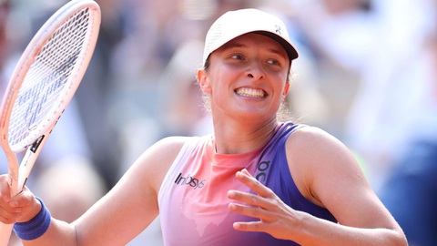 Tin tức thể thao sáng 7-6: Swiatek lần thứ 4 vào chung kết Roland Garros- Ảnh 1. Iga Swiatek sẽ gặp Jasmine Paolini ở trận chung kết diễn ra vào ngày mai 8-6 - Ảnh: GETTY