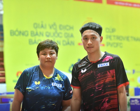 Thất bại ở nội dung sở trường, nhà vô địch SEA Games 32 giành ngôi vô địch đôi nam, đôi nữ- Ảnh 1. Mai Hoàng Mỹ Trang và Nguyễn Anh Tú đã bảo vệ thành công chức vô địch tại Giải vô địch bóng bàn quốc gia báo Nhân Dân lần thứ 42 - Ảnh: BTC