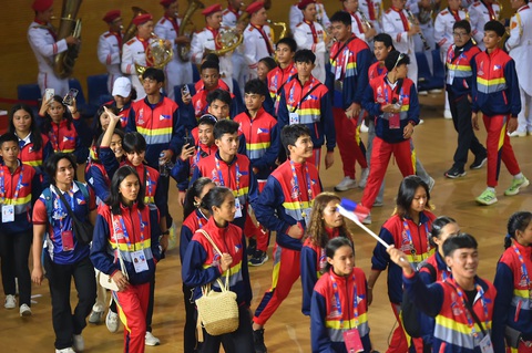 9 kỷ lục đều do đoàn Việt Nam lập ở Đại hội thể thao học sinh Đông Nam Á- Ảnh 4. Đoàn thể thao học sinh Philippines diễu hành biểu dương thành tích
