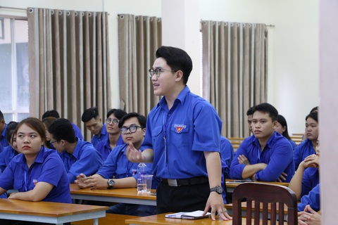 Khai mạc Liên hoan bí thư chi đoàn giỏi toàn thành lần 7- Ảnh 6. Các bí thư chi đoàn là đại biểu tham gia liên hoan đều là những gương mặt tiêu biểu được tuyển chọn, đề xuất từ các cơ sở Đoàn trực thuộc Thành Đoàn - Ảnh: BÌNH MINH