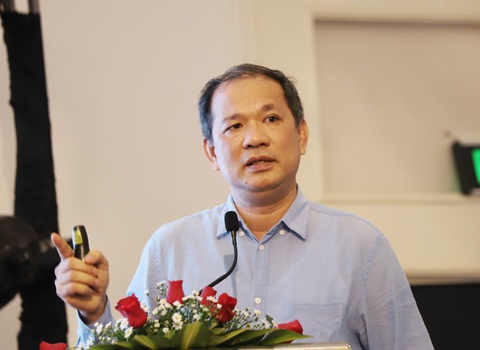 Nên tận thu rơm rạ thay vì cứ thu hoạch lúa xong là đốt- Ảnh 3. TS Nguyễn Văn Hùng cho rằng người nông dân có thói quen đốt đồng bởi nhiều lý do - Ảnh: CHÍ QUỐC