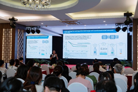 Ba lưu ý cho dược sĩ khi mở nhà thuốc mới- Ảnh 3. Trong năm 2024, Buymed đẩy mạnh việc hỗ trợ dược sĩ nâng cao và bồi dưỡng kiến thức chuyên môn - Ảnh: Buymed