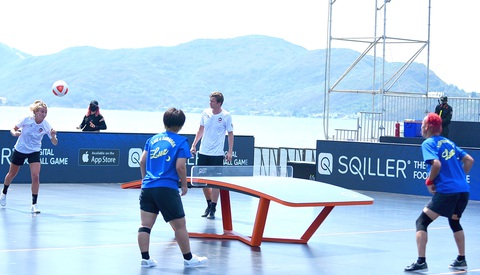 Các VĐV teqball thế giới tranh tài tại TP Quy Nhơn - Ảnh: LÂM THIÊN Các VĐV teqball thế giới tranh tài tại TP Quy Nhơn - Ảnh: LÂM THIÊN