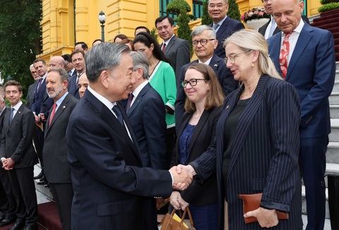 Chủ tịch nước Tô Lâm tiếp các đại sứ, đại biện EU tại Việt Nam chiều 7-6 - Ảnh: TTXVN Chủ tịch nước Tô Lâm tiếp các đại sứ, đại biện các nước EU tại Việt Nam chiều 7-6 - Ảnh: TTXVN