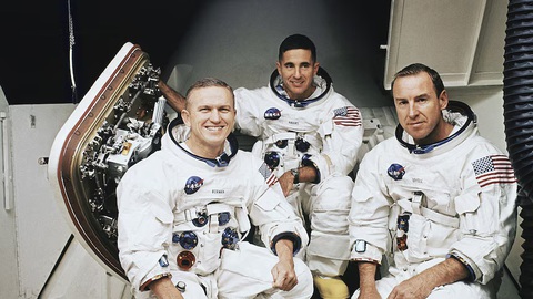 Ba thành viên của sứ mệnh Apollo 8: Frank Borman, William Anders và James Lovell Jr (từ trái qua) - Ảnh: ABC.NET.AU Ba thành viên của sứ mệnh Apollo 8: chỉ huy Frank Borman, phi hành gia William Anders và James Lovell Jr (từ trái qua) - Ảnh: ABC.NET.AU
