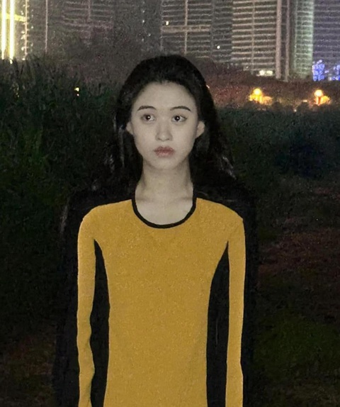 Ảnh vui 8-6: Khi nhà có con nhỏ...- Ảnh 3. Chiếc áo dành cho mấy ní lo ăn mà không chịu tập thể dục hoặc sơ hở là đòi giảm cân.