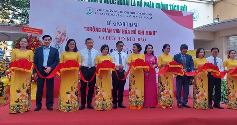 Khánh thành Không gian Văn hóa Hồ Chí Minh- Điểm hẹn Kiều bào - Ảnh: HOÀNG LÊ Khánh thành Không gian văn hóa Hồ Chí Minh - Điểm hẹn kiều bào - Ảnh: HOÀNG LÊ