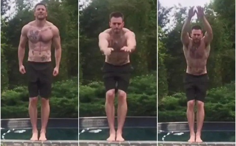 Chris Evans tập luyện thế nào để trở thành Captain America?- Ảnh 4. Phần chân của Evans vốn khá bé so với cơ thể nhưng anh đã cải thiện được nhờ tập luyện - Ảnh: FBNV
